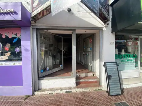 EXCELENTE LOCAL SOBRE AV. SANTA MARIA