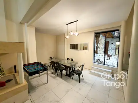 Depto Tipo Casa en Venta de 8 ambientes