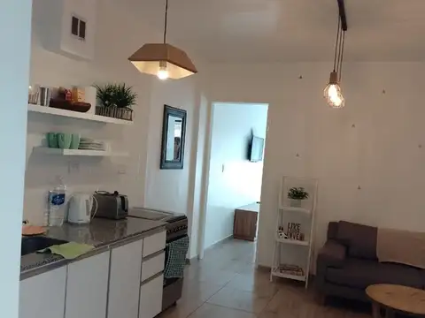 ALQUILER DPT 2 AMBIENTES C/PATIO VTE LOPEZ