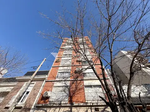 Venta monoambiente con patio en Haedo.