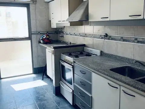 Departamento en Alquiler con 1 cocheras