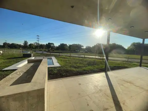 Casa 5 ambientes con 4 baños