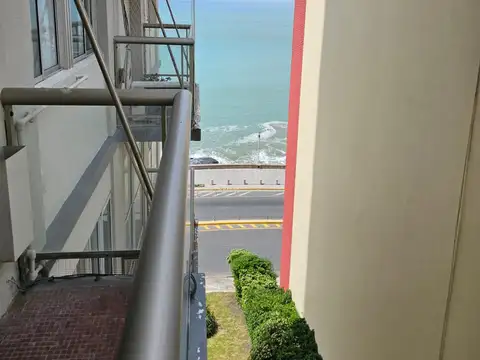 Venta Departamento 2 Amb. C/Balcón saliente. Vista lateral al mar