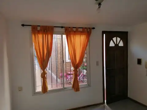 De pasillo, 1 dormitorio.