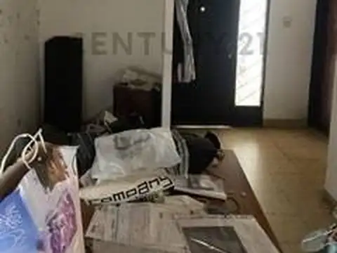 Casa  en venta 3 dormitorios a Reciclar 529 27 y 28