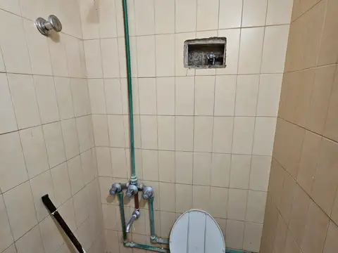 Local-Oficina apto consultorio o peluqueria -