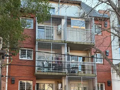 Departamento 3 ambientes con cochera cubierta