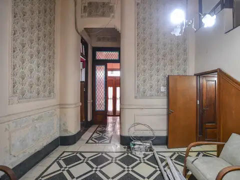 Casa 7 ambientes con 2 baños