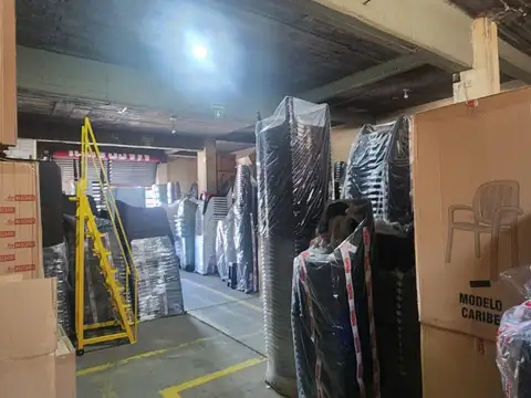 Local en Venta en Villa Luzuriaga, USD 280.000