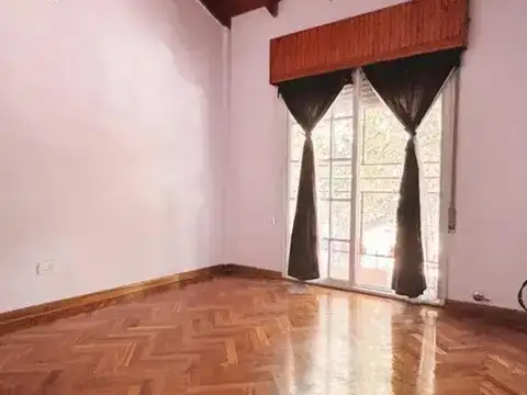 Depto Tipo Casa 4 ambientes con 2 baños