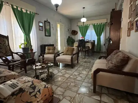 VENTA PH 4 AMBIENTES MORON C/COCHERA Y PATIO