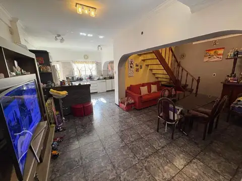 Depto Tipo Casa en Venta de 4 ambientes