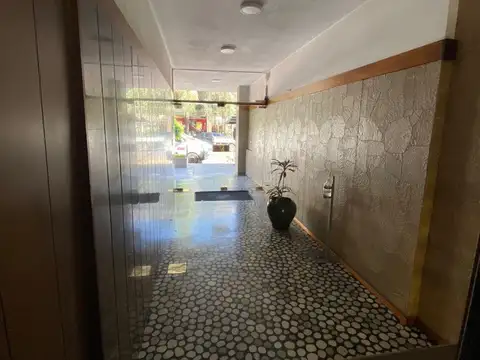 3 MUY AMPLIOS AMBIENTES AL FRENTE CON BALCON CORRIDO