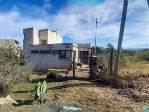 Casa en venta - 2 Dormitorios 1 Baño - Villa Santa Cruz del Lago