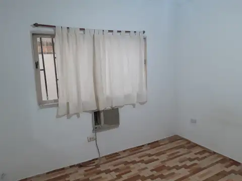 Departamento tipo casa en alquiler en Ramos Mejia
