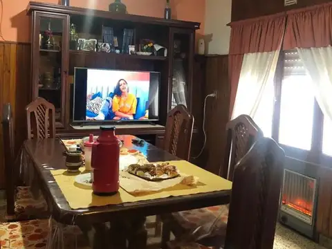 Casa en Venta con 3 cocheras