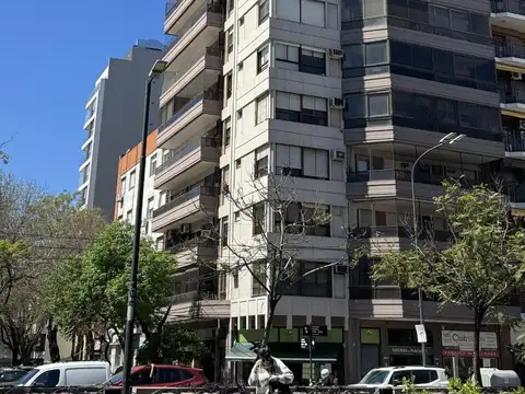 JUANA AZURDUY ESQ. AV CABILDO