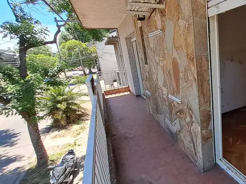 ALQUILER Planta Alta - Echesortu Santa Fe Valparaiso  al 1300