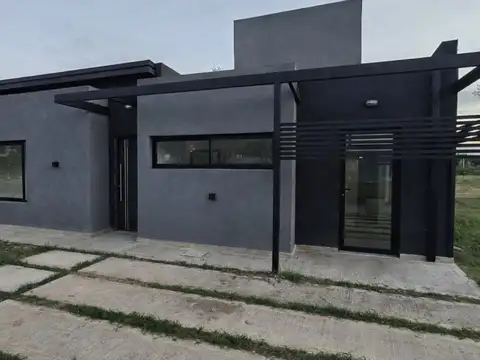 VENDO Casa de 3 dorm.  A ESTRENAR  Tejas 4