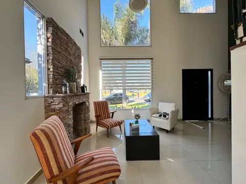 CASA EN VENTA 5 /AMB HARAS MARIA VICTORIA