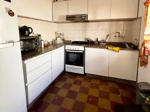 Casa 5 ambientes con 1 baño