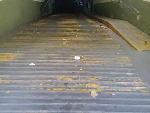 Cochera Fija  en Venta en Quilmes, G.B.A. Zona Sur, Argentina