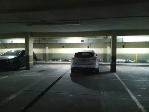 Cochera Fija  en Venta en Quilmes, G.B.A. Zona Sur, Argentina