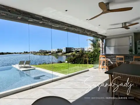 Casa 5 ambientes con 6 baños