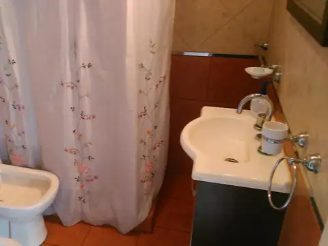 Casa 3 ambientes con 2 baños