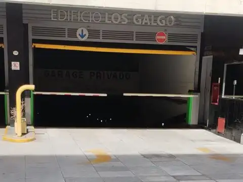 excelente cochera en venta en Ed. Los Galgos.