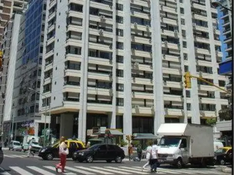 excelente cochera en venta en Ed. Los Galgos.