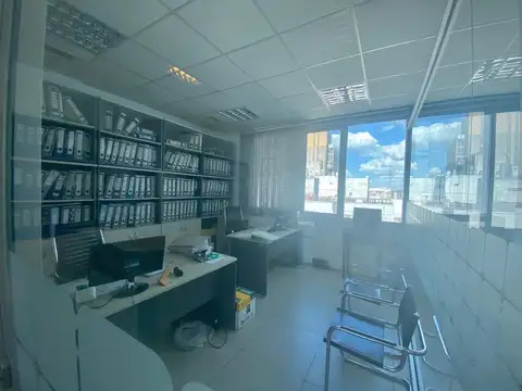 ALQUILER OFICINA - Opcional 2 cocheras.