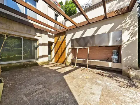 Casa 7 ambientes con 3 baños