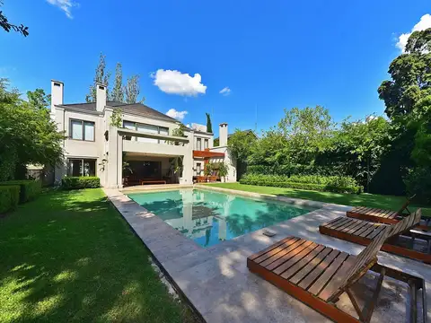 venta casa 7 ambientes los laureles a refaccionar