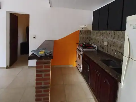 Casa 6 ambientes con 2 baños