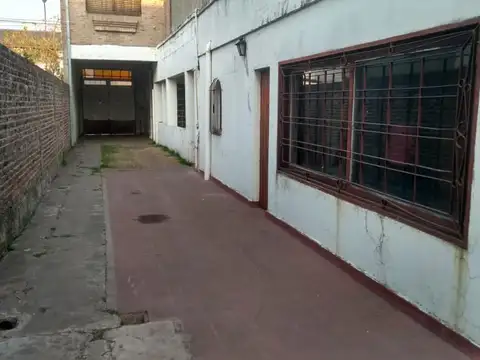 Casa 3 Ambientes + Local en Venta - Castelar Sur
