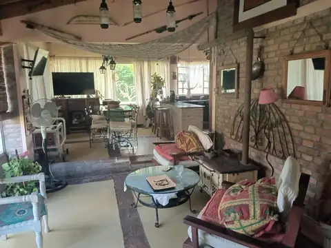 Casa 5 ambientes con 1 baño