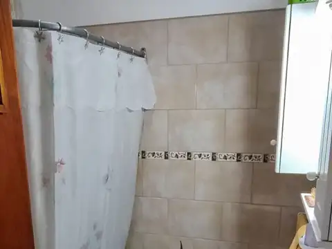 CASA EN VENTA TEMPERLEY 4 AMBIENTES CON ANEXO