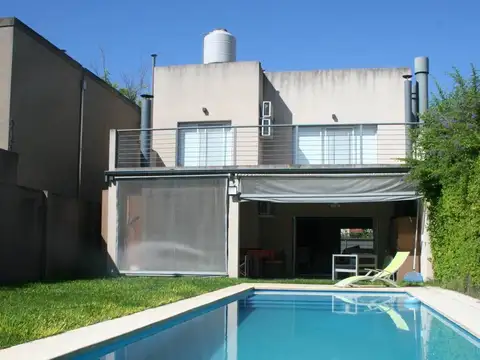 Casa en Venta con 4 cocheras