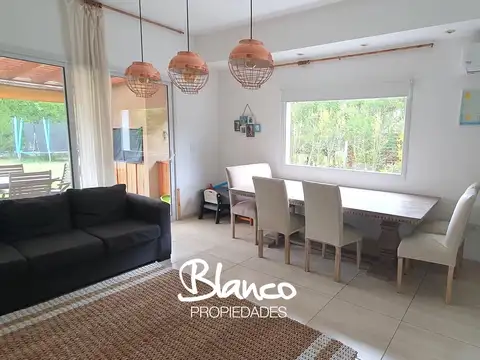 Casa 5 ambientes con 3 baños