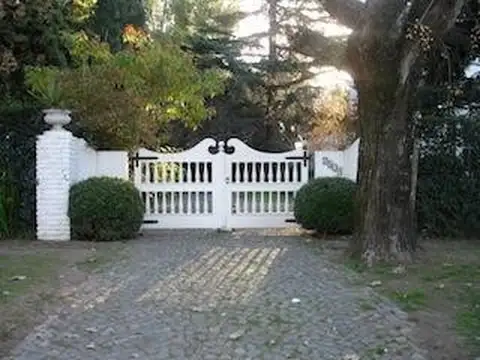 Casa 5 ambientes con 3 baños