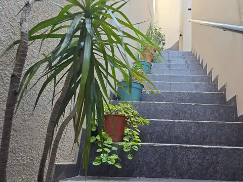 Depto Tipo Casa en Alquiler en Caseros, $ 550.000
