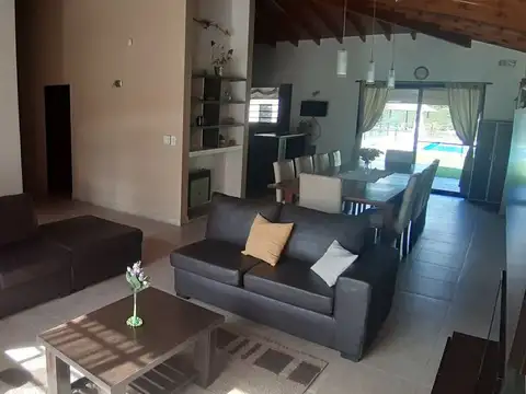 EXCELENTE QUINTA EN VENTA 5 AMB. GRAL. RODRIGUEZ