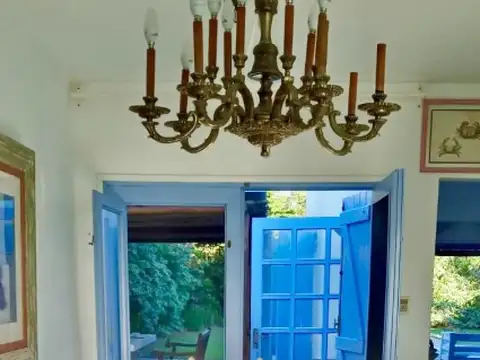 Vende casa en La Barra.