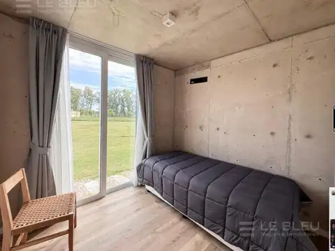 Magnífica Casa con Parque y Piscina en Plaza Brandsen – ¡Imperdible!