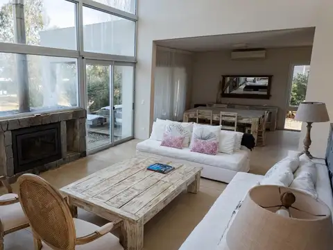 Casa en Alquiler al Sudeste