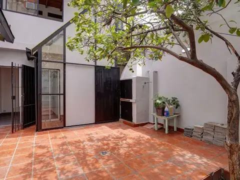 Venta PH 5 Ambientes con patio zona Parque chas