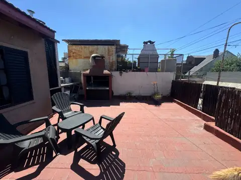 CASA MULTIFAMILIAR. VENTA. 6 AMB.LOMAS DEL MIRADOR