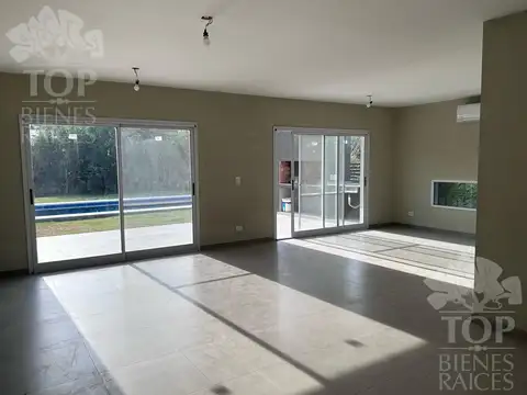 Casa en Venta en El Canton - Norte, USD 220.000