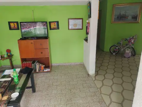 Casa 3 ambientes con 1 baño